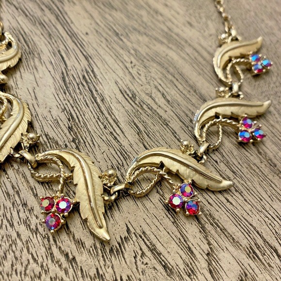 Vintage Elegant Choker Necklace & Clip On Earrings Set Gold & Red AB Rhinestones - Picture 3 of 7